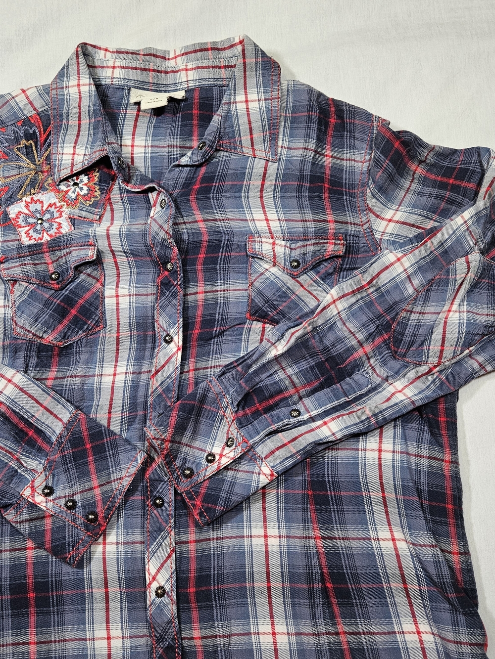 Ariat Women's Plaid Floral Embroidered Long Sleeve Pearl Snap Shirt Large Blue